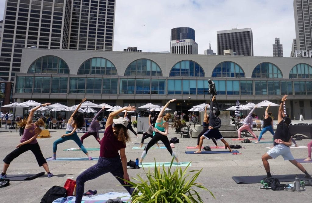Ferry Building Promenade Yoga, Yoga in the park
