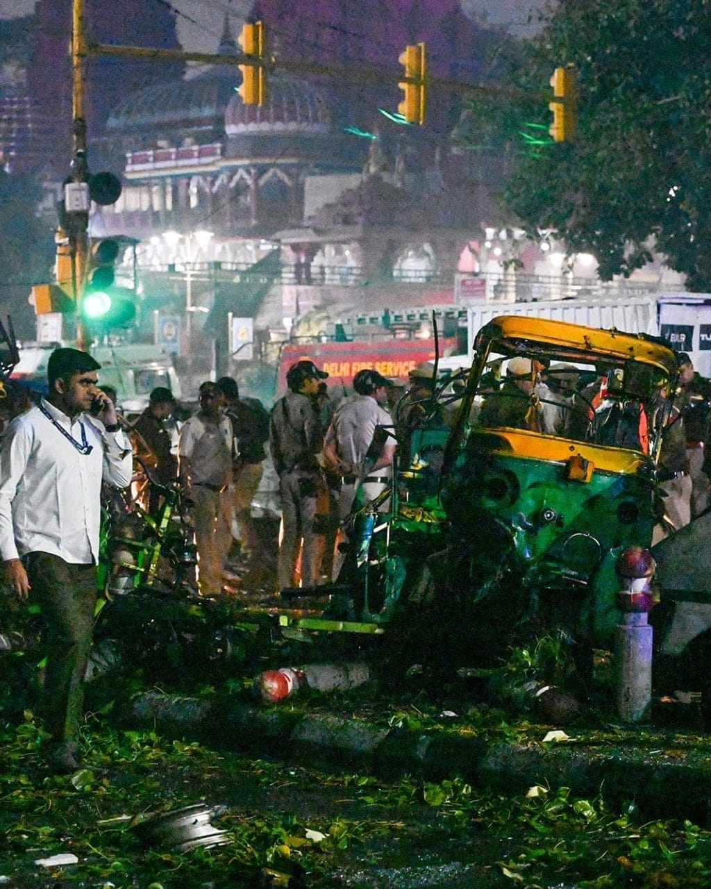 Tragic Explosion Near Delhi’s Red Fort Leaves City in Shock