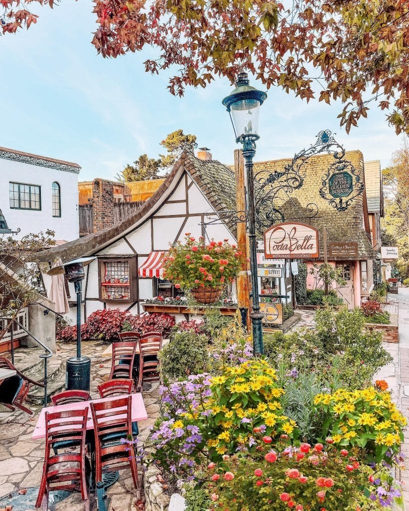 Charming cottages and street view in Carmel by the Sea California