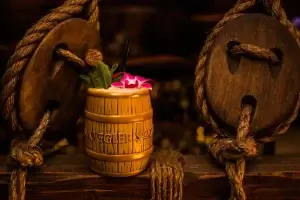 barrel cocktail drink in Smuggler's Cove