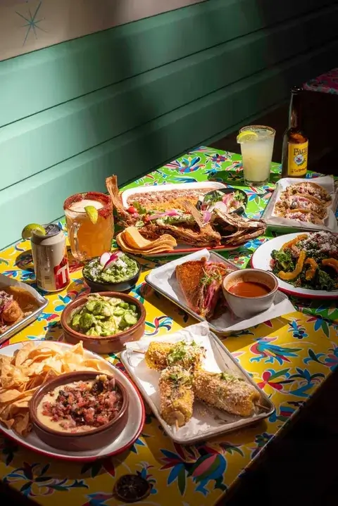 Sunset Cantina, best sunset restaurant in San Francisco, guacamole and salsa, corn on the cob, tortilla chips